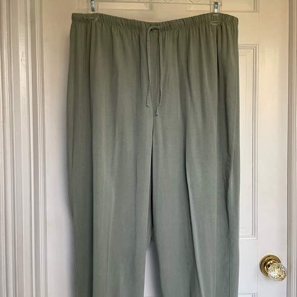 Soft, sage green tencel pants size large by Sag Harbor - Picture 4 of 6